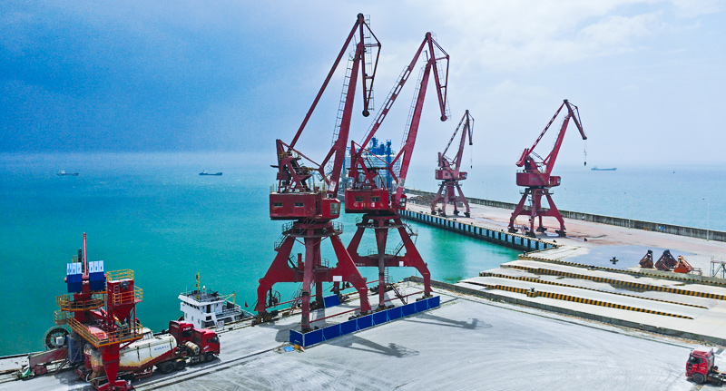 Dismantling of the Gantry cranes in Hainan